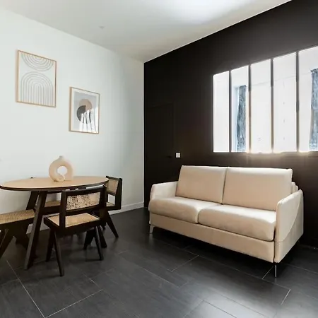 Mogador/haussmann : Charming 4p/1br
